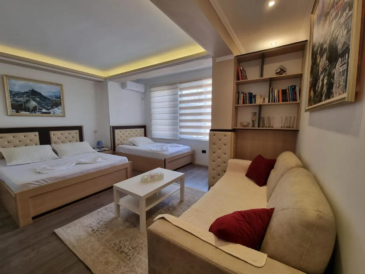 Double17 Apartaments Gjirokaster 0*,