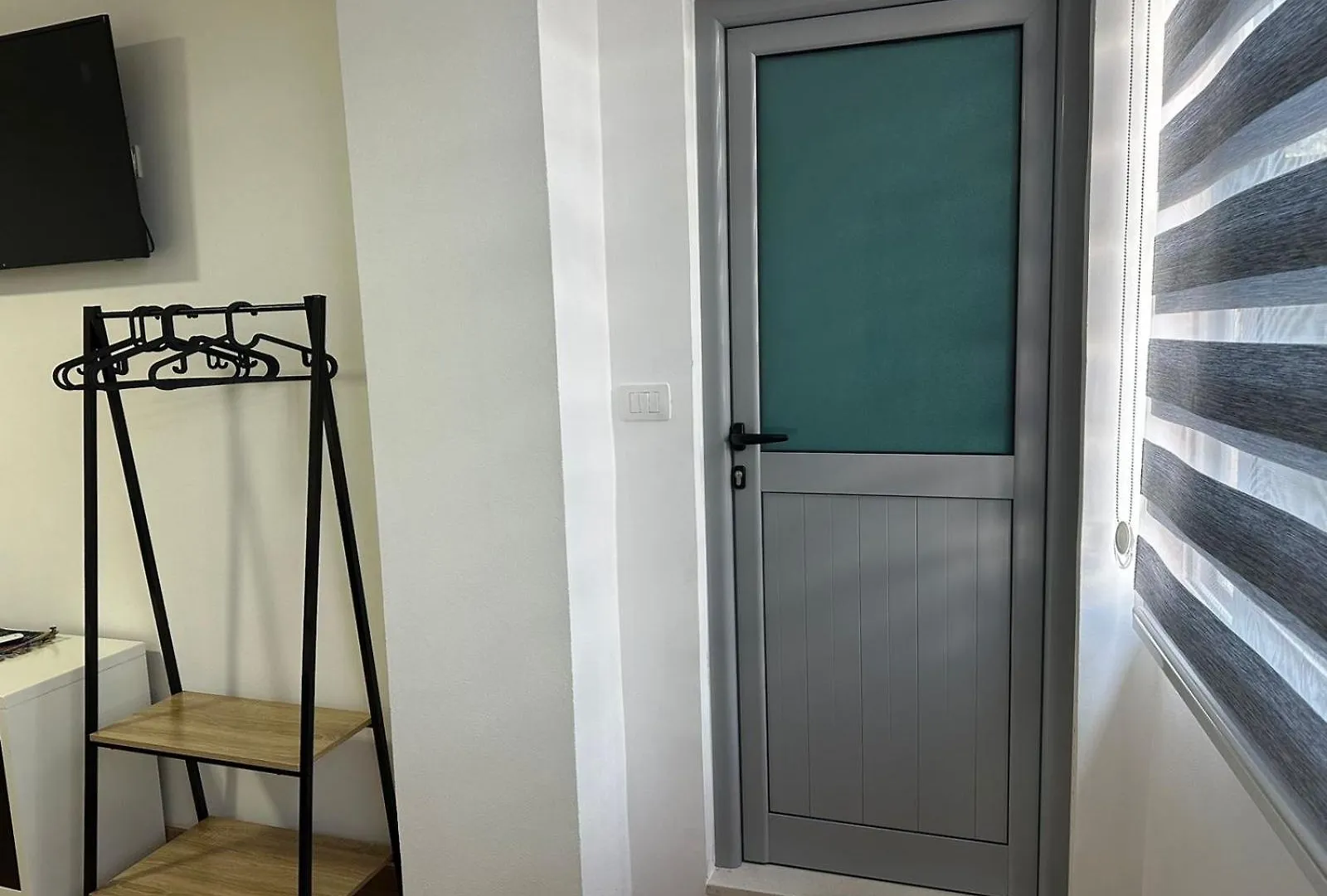 Double17 Apartaments Gjirokaster 0*,  Albania