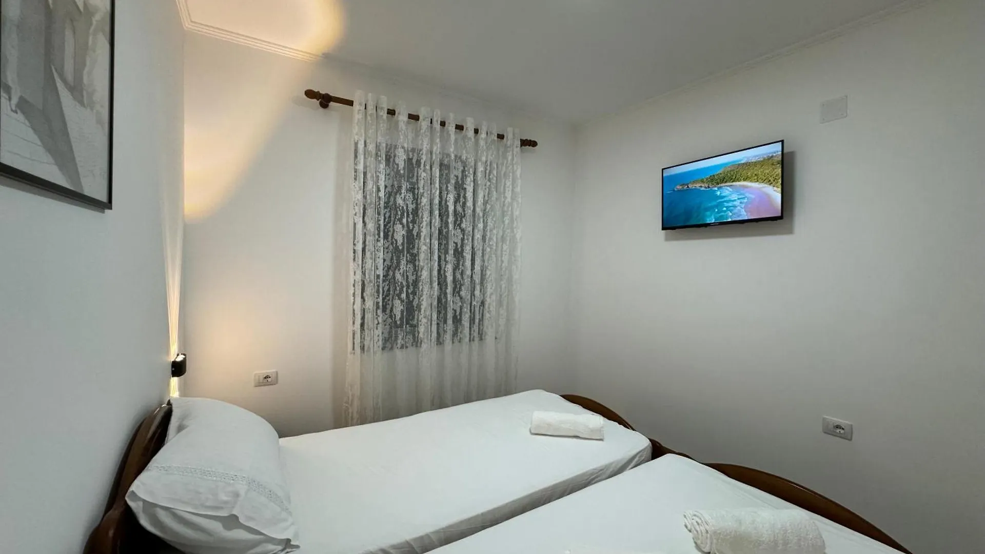 Double17 Apartaments Gjirokaster 0*,  Albania
