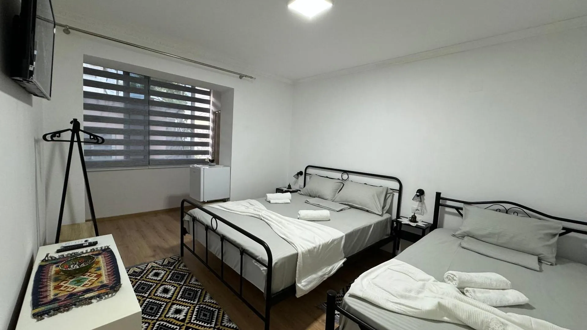 Double17 Apartaments Gjirokaster 0*,  Albania