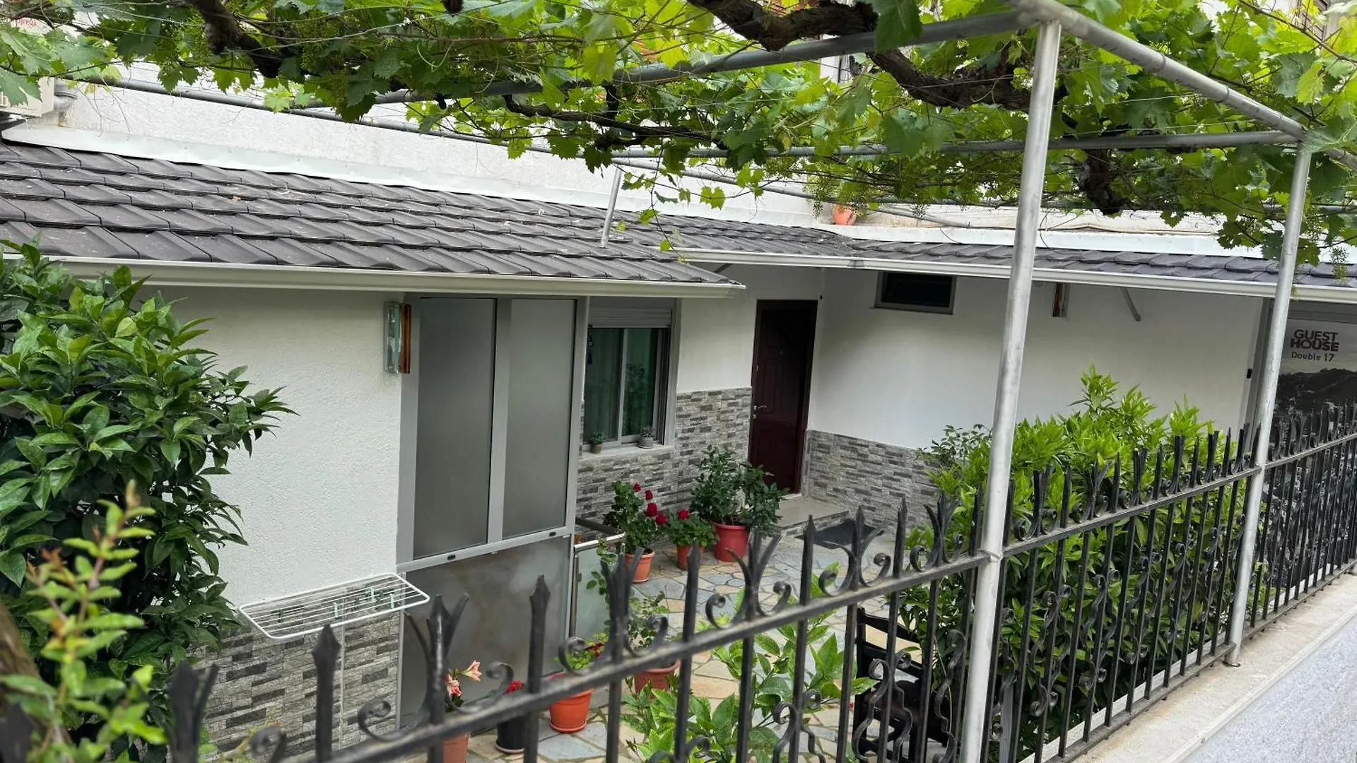 Double17 Apartaments Gjirokaster
