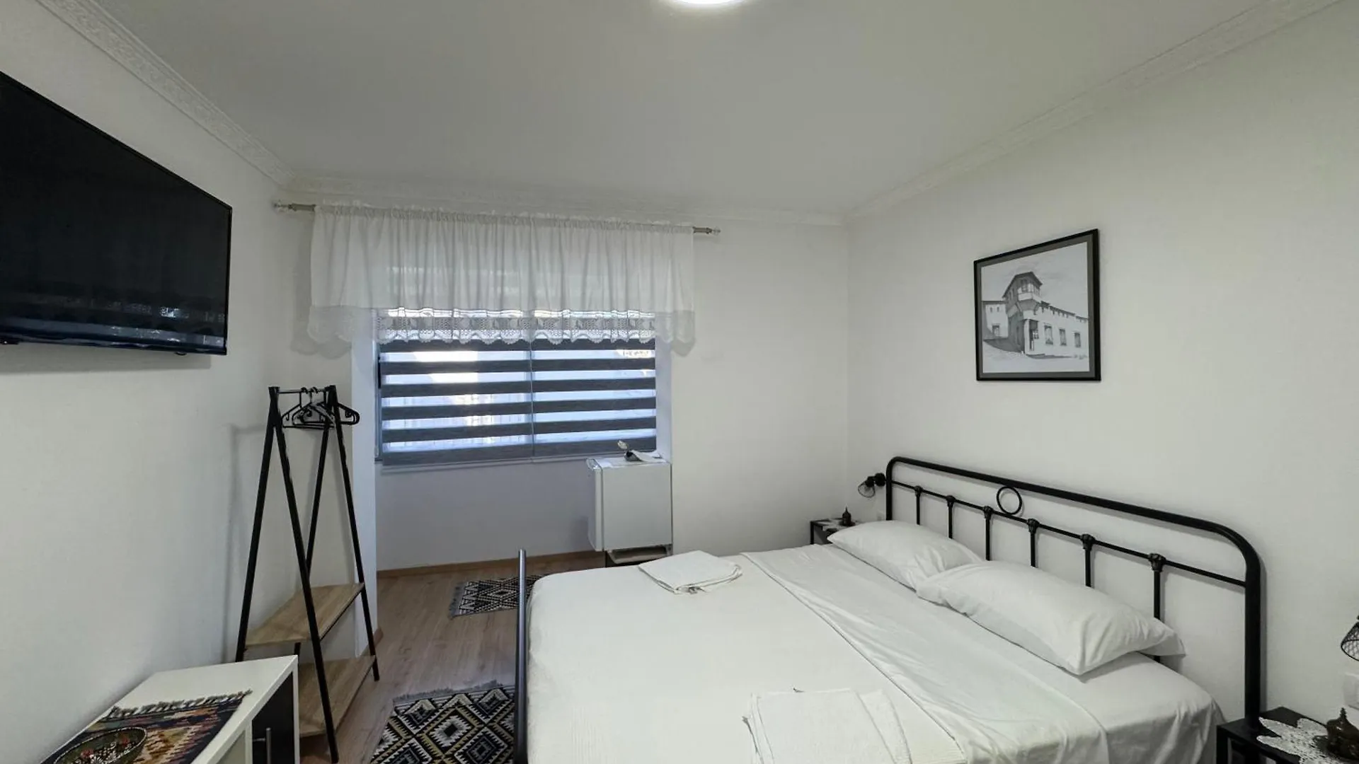 Double17 Apartaments Gjirokaster 0*,  Albania
