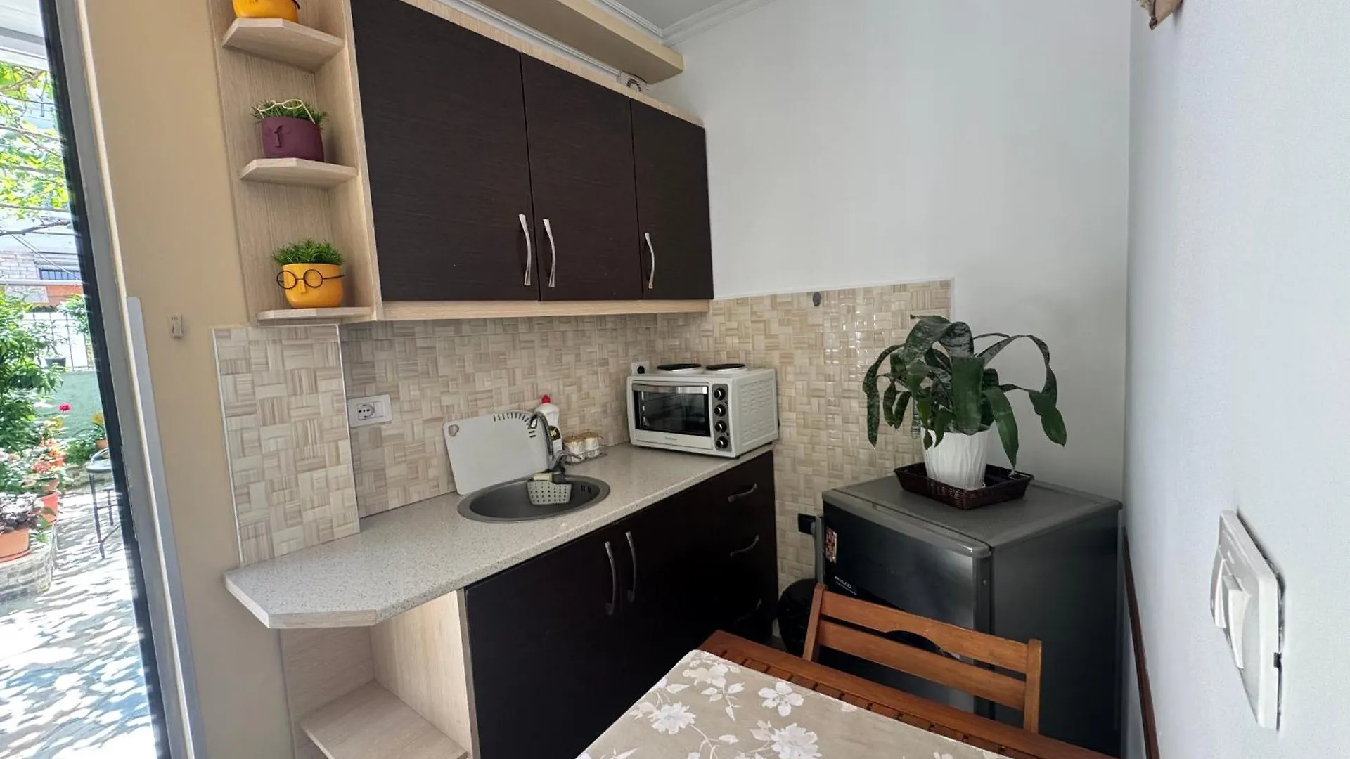 Double17 Apartaments Gjirokaster 0*,  Albania